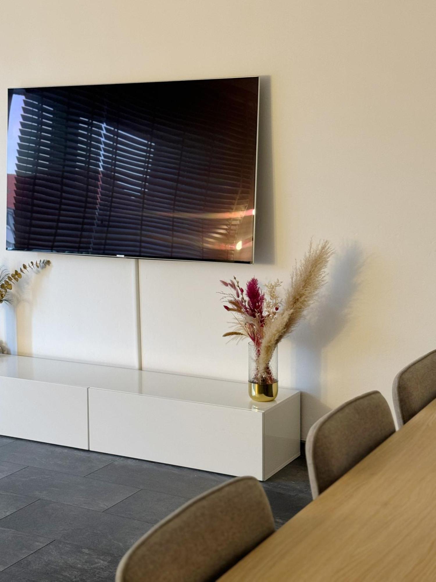 90M2 I Central I Netflix I Wifi I Free Parking I Lia Apartments 汉诺威 外观 照片