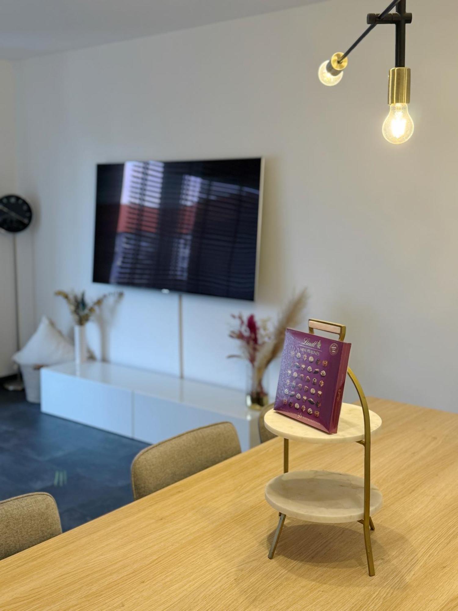 90M2 I Central I Netflix I Wifi I Free Parking I Lia Apartments 汉诺威 外观 照片