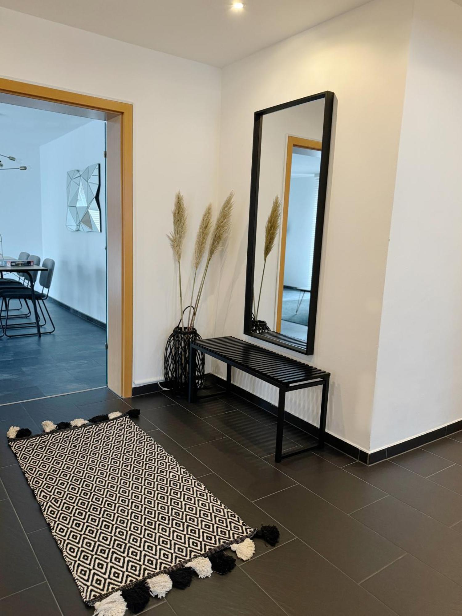 90M2 I Central I Netflix I Wifi I Free Parking I Lia Apartments 汉诺威 外观 照片