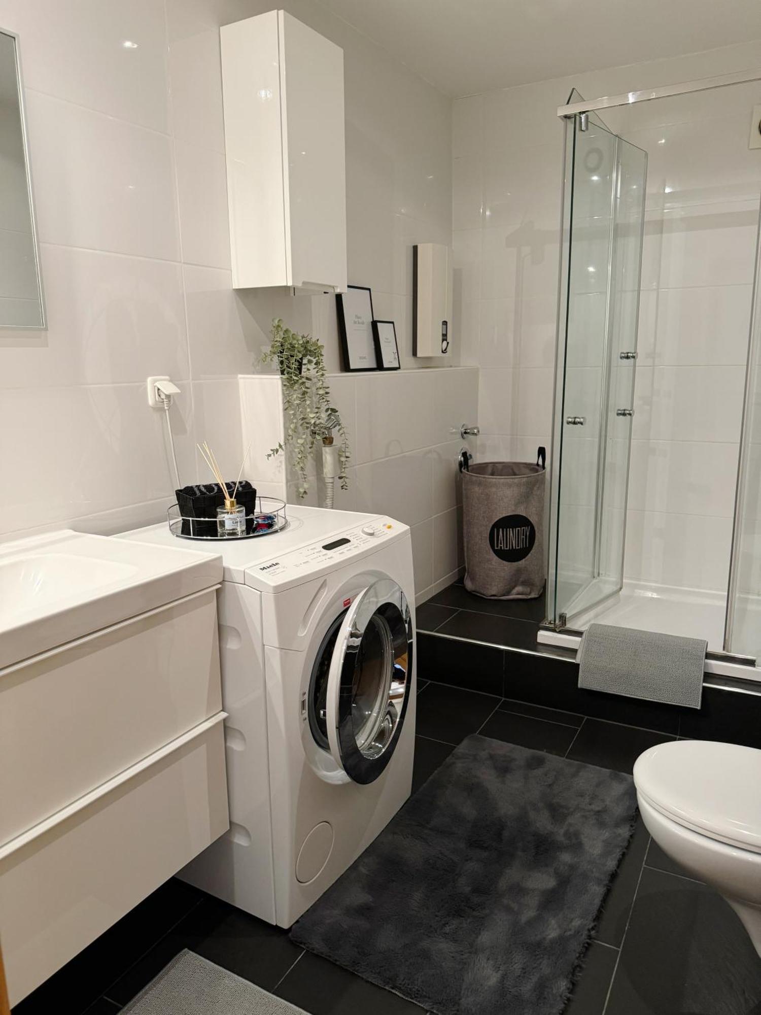 90M2 I Central I Netflix I Wifi I Free Parking I Lia Apartments 汉诺威 外观 照片