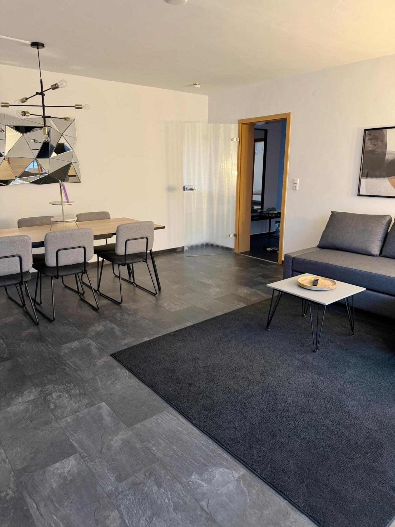 90M2 I Central I Netflix I Wifi I Free Parking I Lia Apartments 汉诺威 外观 照片