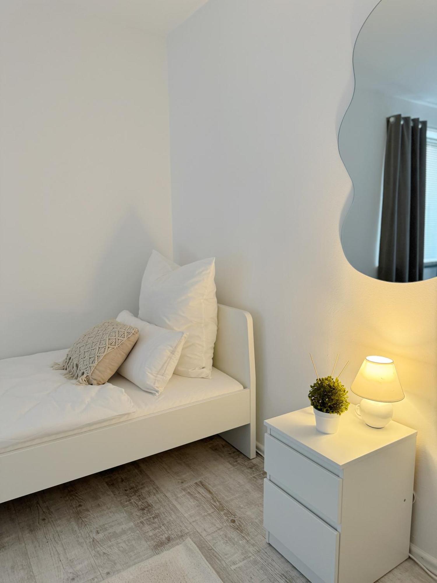 90M2 I Central I Netflix I Wifi I Free Parking I Lia Apartments 汉诺威 外观 照片
